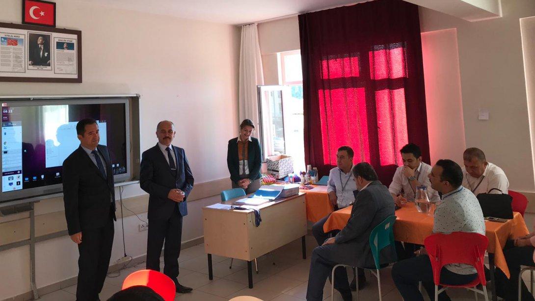 Kumlucada Okul Yöneticilerine "Kapsayıcı Eğitim Yönetici Eğitimi Modülü Geliştirilmesi Programı" kapsamında seminer verildi.