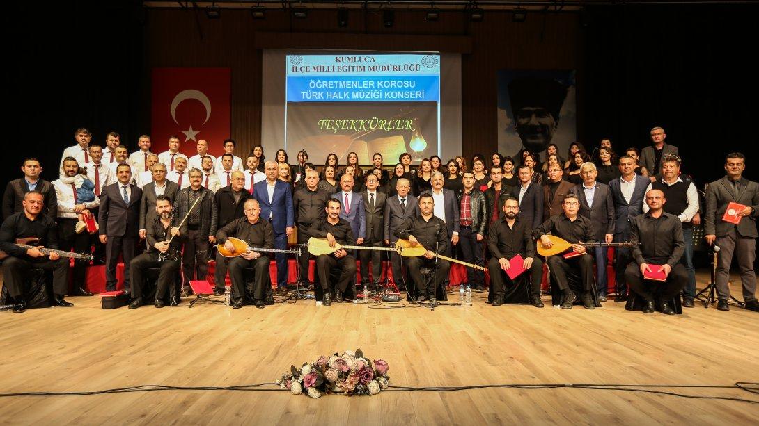 Öğretmenler Korosu Türk Halk Müziği Konseri Yapıldı.