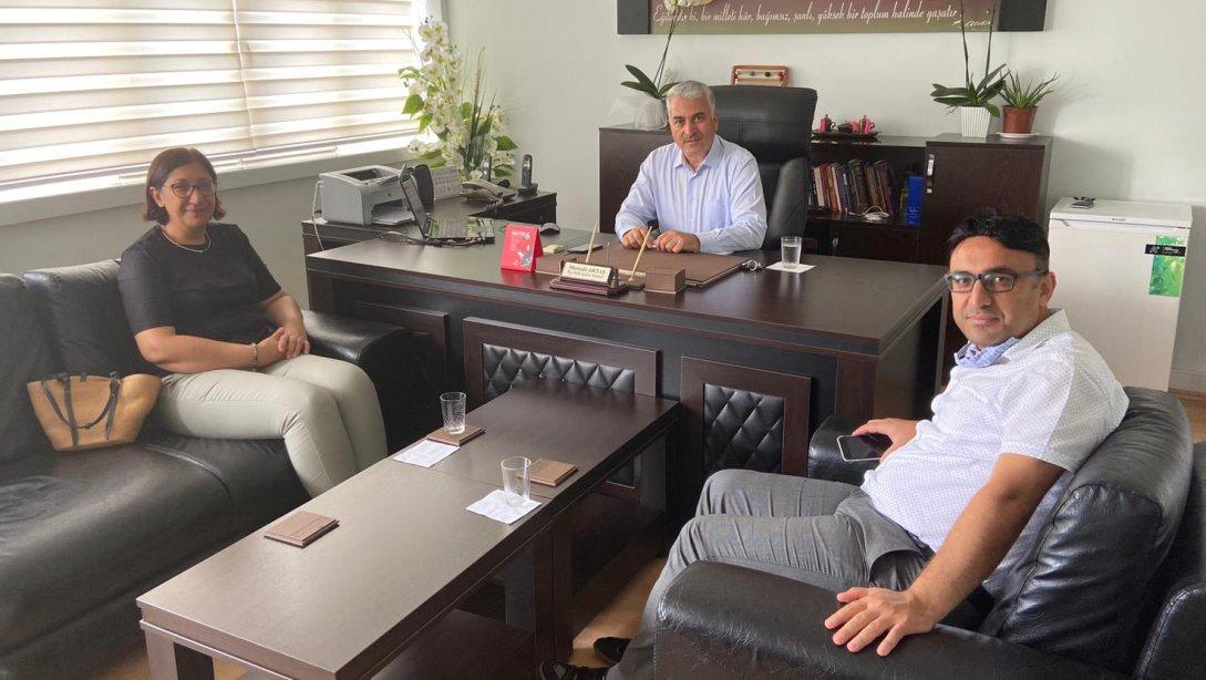Kumluca Devlet Hastanesi Başhekimi Dr. Ayşegül Alkan, İlçe Milli Eğitim Müdürümüz Sayın Mustafa Aktaş'ı makamında ziyaret etti.