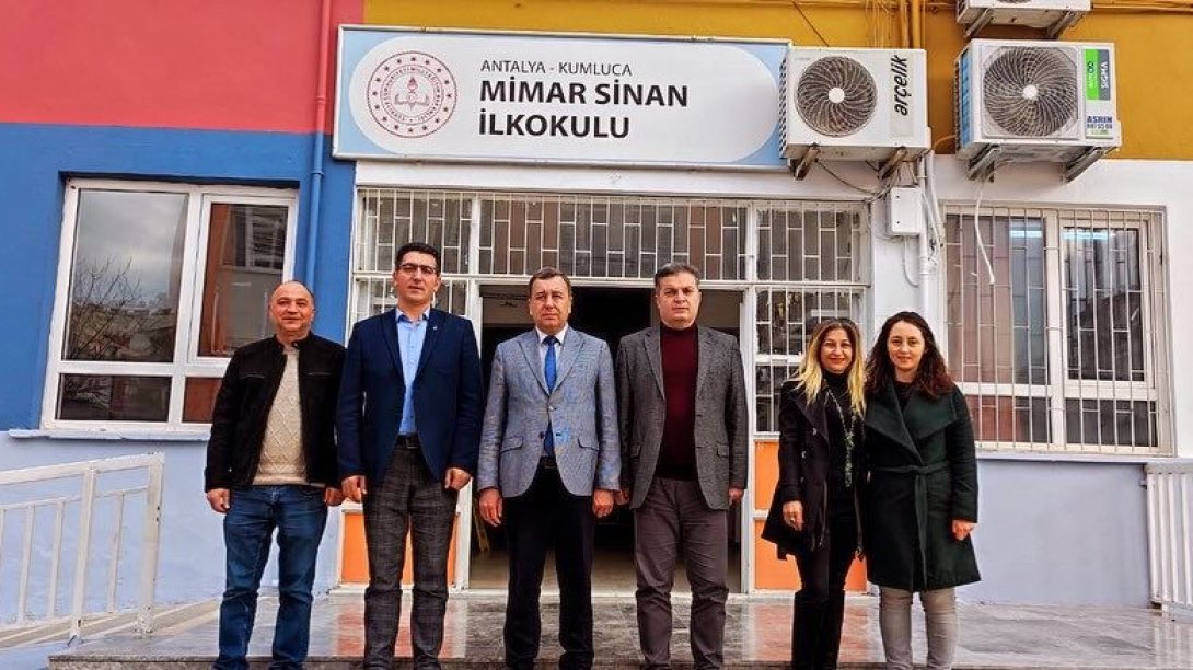 İlçe Milli Eğitim Müdürümüz Sayın Yusuf Tekdemir, ilçemiz Mimar Sinan İlkokulunu ziyaret ederek incelemelerde bulundu. 
